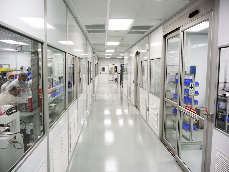 Photonics Clean Room
